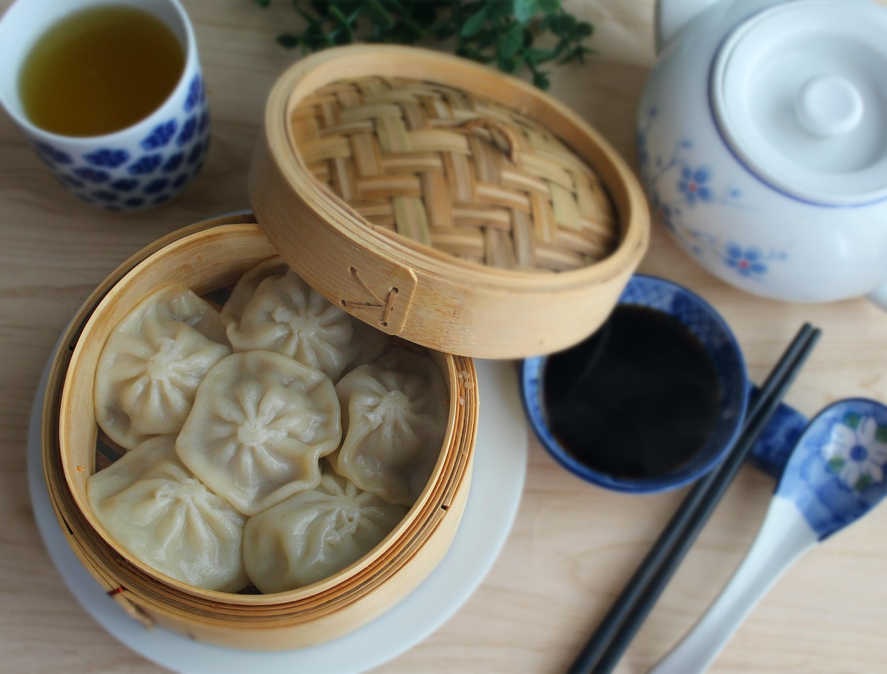 entdecken sie die faszinierende welt der asian fusion cuisine, die traditionelle asiatische aromen mit modernen einflüssen kombiniert – ein kulinarisches erlebnis voller vielfalt und geschmack.