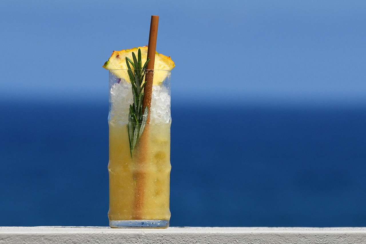 entdecken sie köstliche cocktailrezepte und mixtechniken für jeden geschmack – von klassischen drinks bis zu kreativen eigenkreationen.