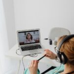 telemedizin ermöglicht die fernbehandlung und beratung durch ärzte mittels moderner kommunikationstechnologien, verbessert den zugang zur gesundheitsversorgung und steigert die effizienz im gesundheitswesen.