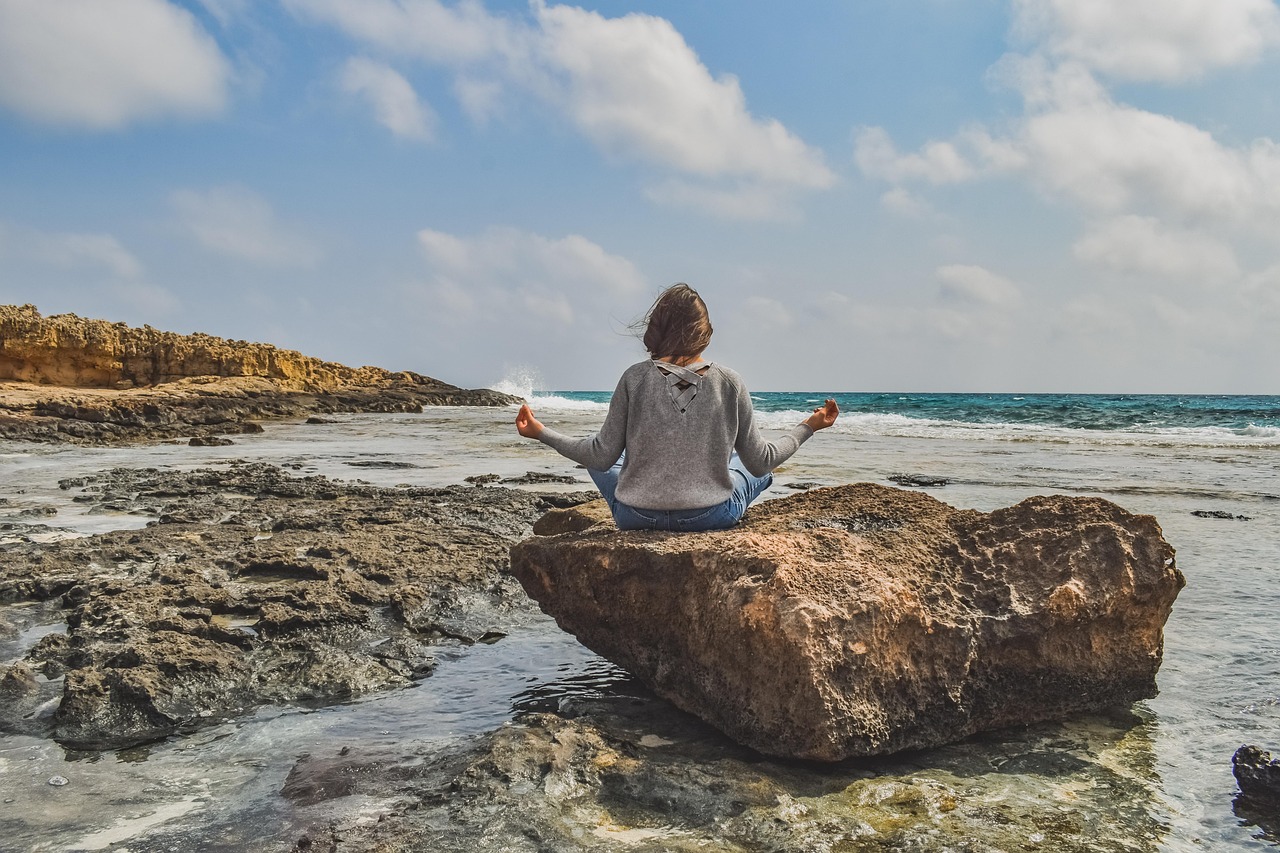 yoga und meditation für anfänger: entdecken sie einfache techniken, um entspannung und innere balance zu finden. perfekt für den einstieg in ein gesünderes leben.